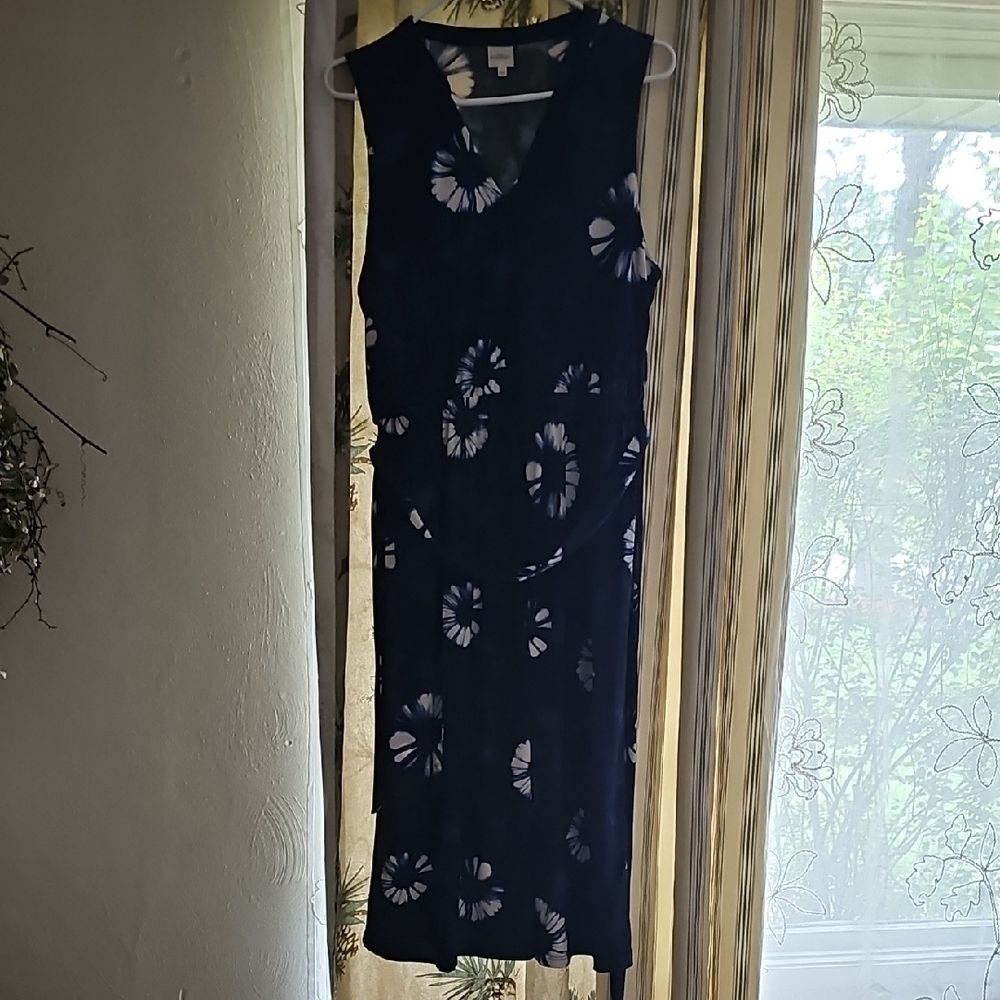 Elegant Floral Sleeveless Dress
